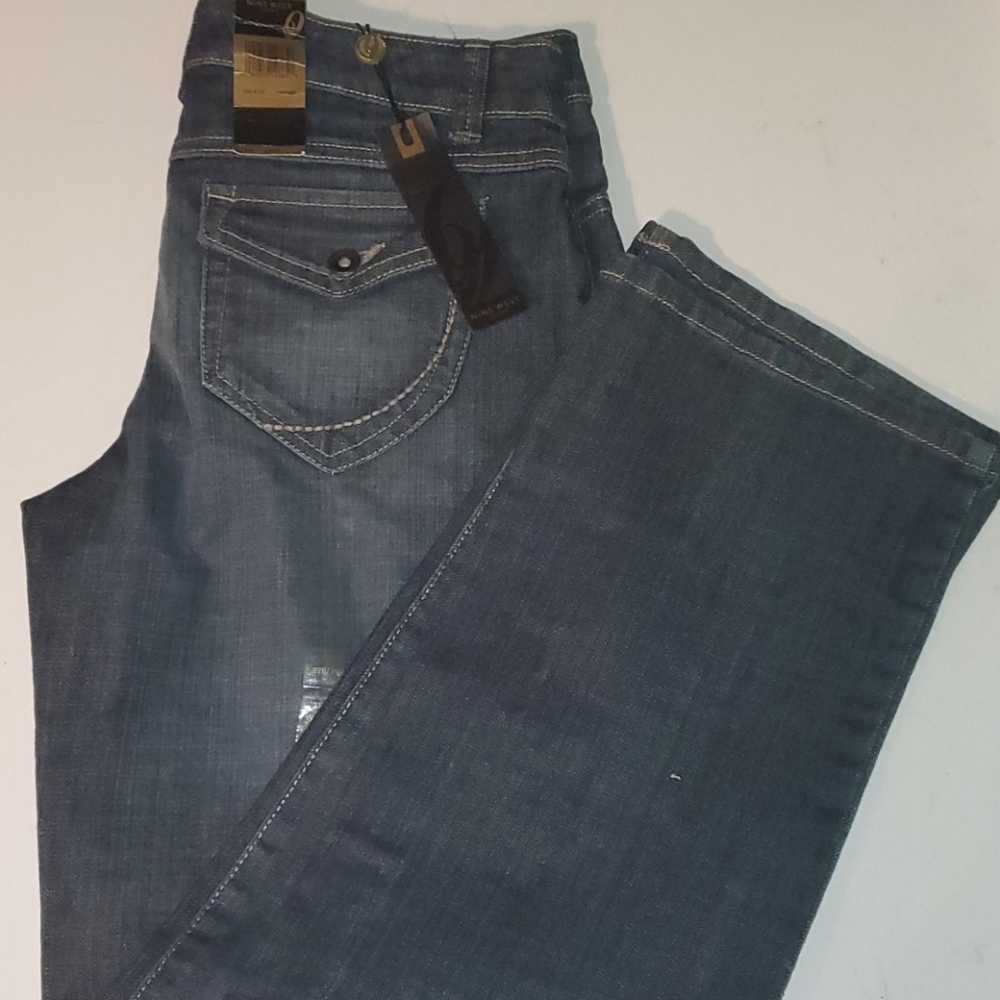 New Nine West women size 8 bootcut Jean's